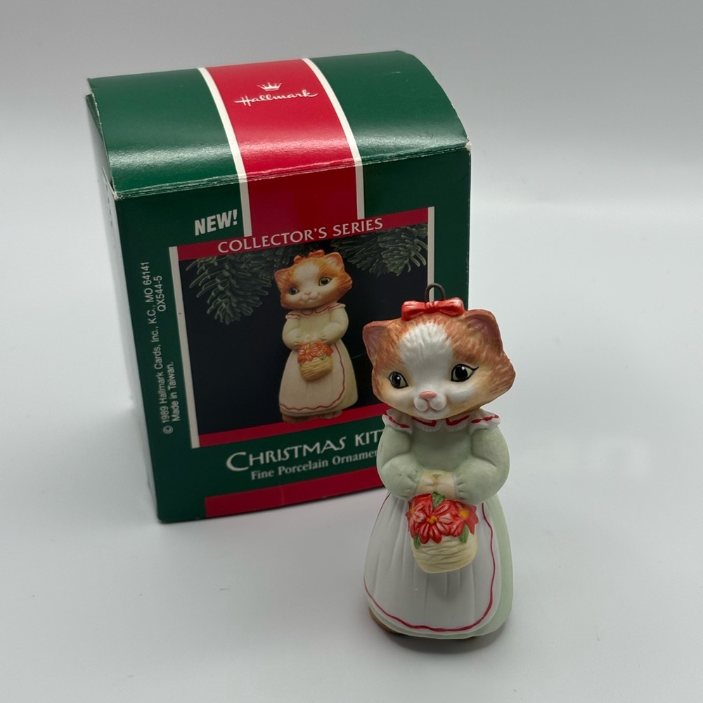 1989 Hallmark Keepsake Ornament Christmas Kitty With Box Fine Porcelain VTG